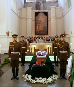 Mons. Svarinsko laidotuvės (2)